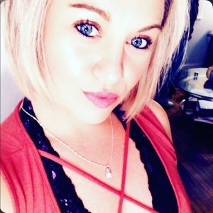 Meet your Posher, Dena